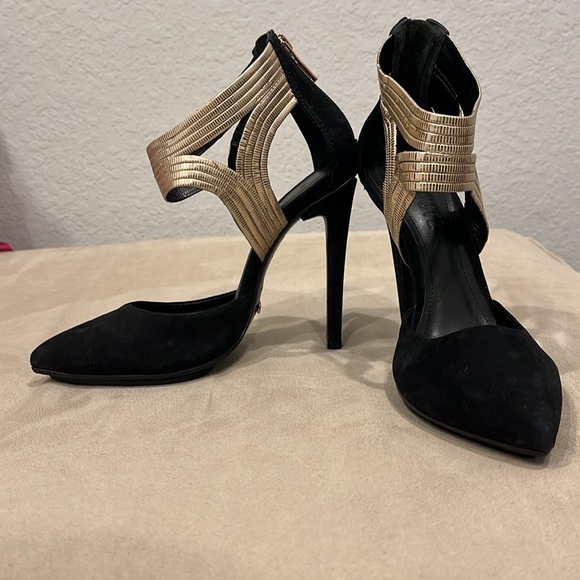 SCHUTZ Bismah Cut Out Suede Pump Black Size 7.5 - Picture 3 of 9